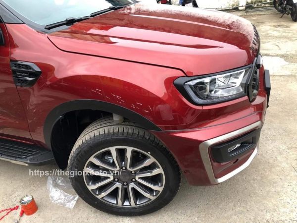 Độ body kit cho xe Ford Everest 2021