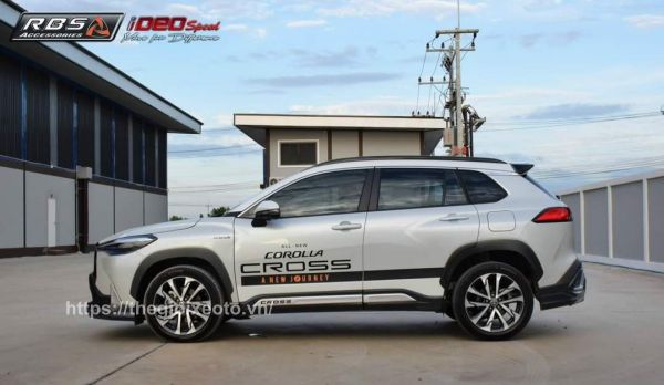 Toyota Corolla Cross 2021 độ body kit