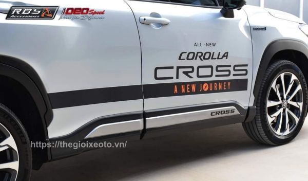 Ốp sườn trong gói độ Body kit Corolla Cross