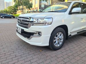 Ốp cản trước Land Cruiser V8