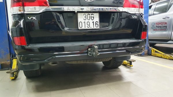 Ốp cản sau bộ body kit độ cho xe Land Cruiser V8