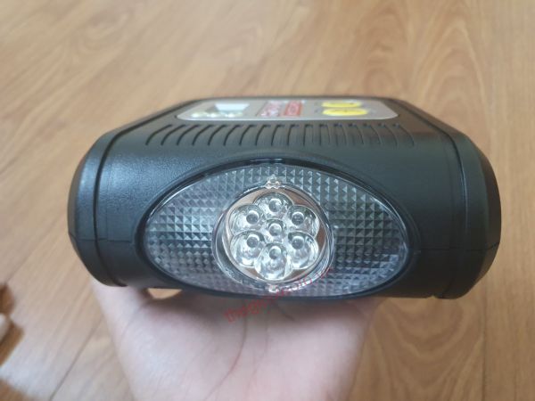 đèn pin Bơm lốp điện tử Toyota