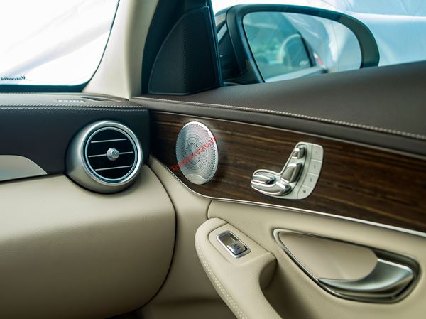 Loa Burmester danh tiếng được trang bị trên Mercedes Benz C-Class