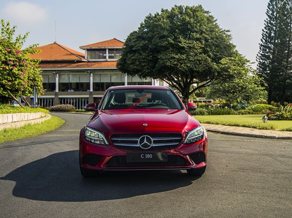 MERCEDES BENZ C180 2020