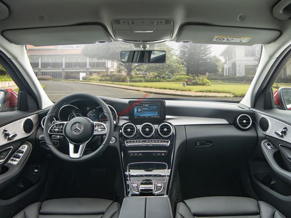 MERCEDES BENZ C180 2020