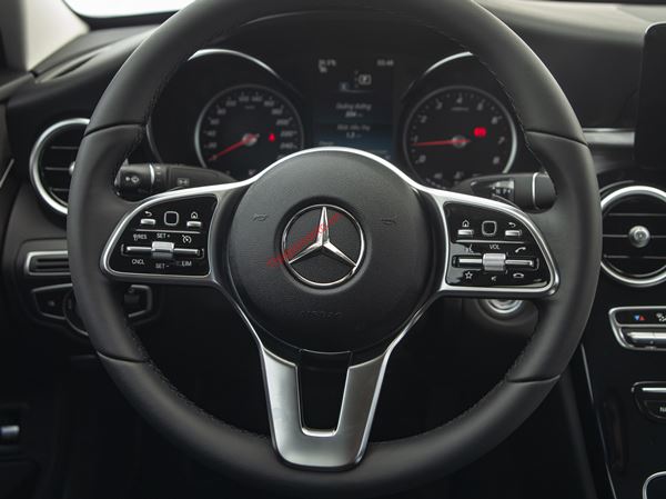 MERCEDES BENZ C180 2020
