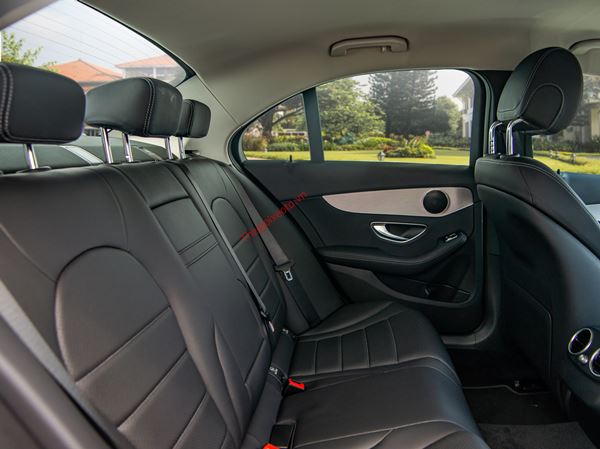 MERCEDES BENZ C180 2020