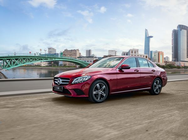 MERCEDES BENZ C180 2020