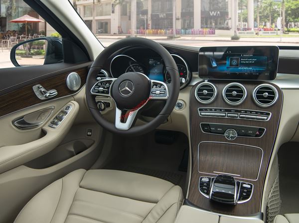 MERCEDES BENZ C200 exclusive 2020