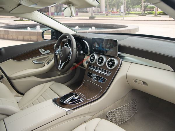 MERCEDES BENZ C200 exclusive 2020