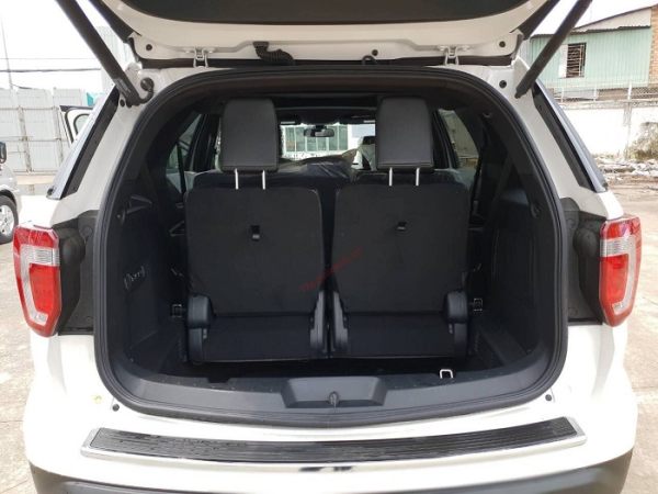 Hàng ghế thứ 3 trên Explorer