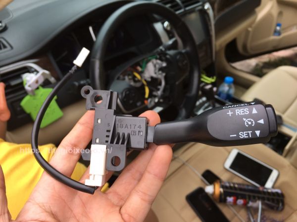 lắp đặt cần ga tự động Cruise Control độ trên xe Toyota