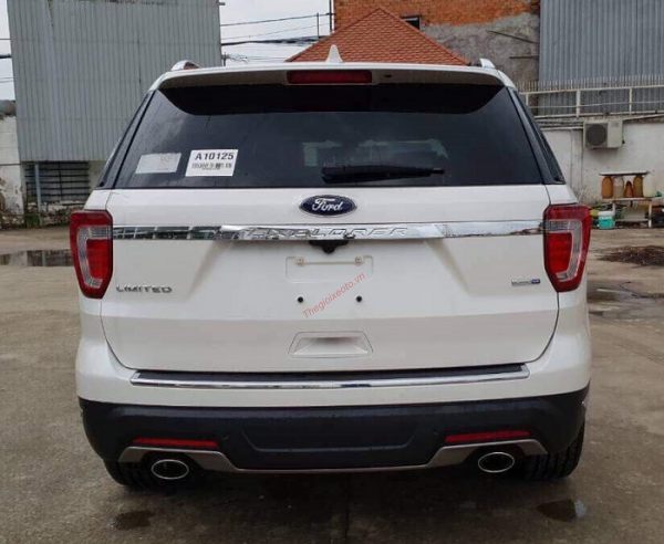 Phần đuôi xe Explorer