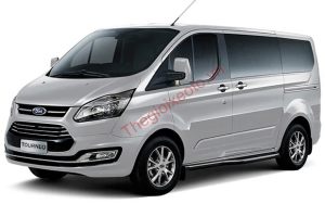 Ford Tourneo màu bạc