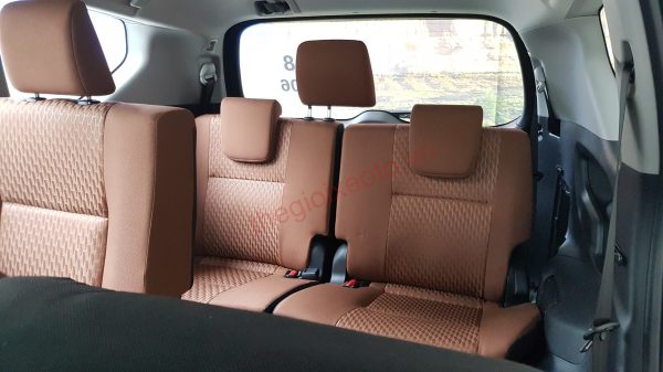 hàng ghế thứ 3 trên innova
