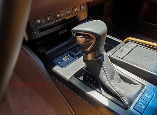 Hộp số tự động vô cấp CVT trên Lexus ES 300h 2022