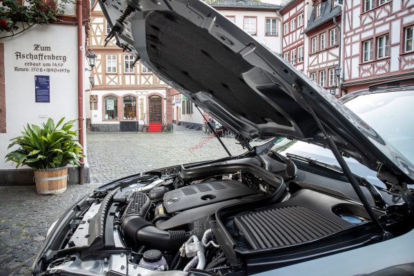 Động cơ trên Mercedes GLC 300 2021