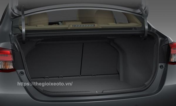 khoang hành lý Vios GR-S 2021 bản thể thao