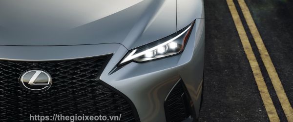 đèn pha Lexus IS 2022