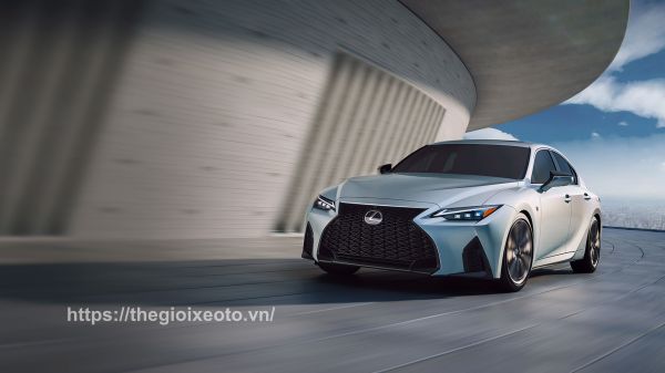 ngoại thất Lexus IS 2022