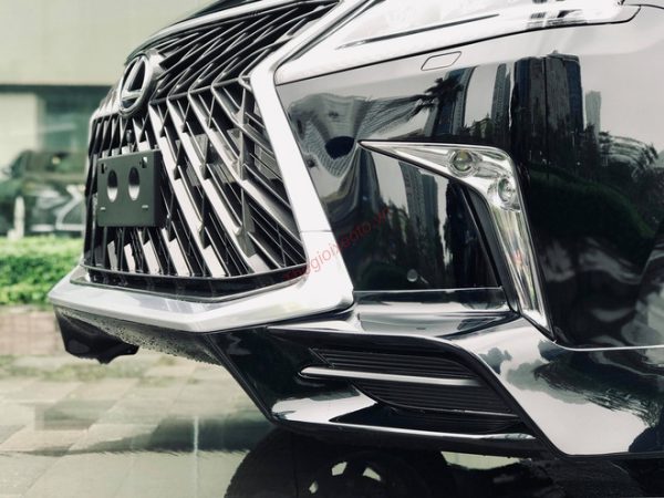 ốp cản trước trong gói độ Super Sport cho LX570
