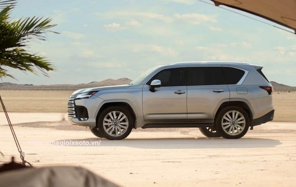 thân xe lexus lx600 2023