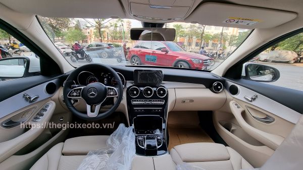 nội thất Mercedes C180 AMG 2021