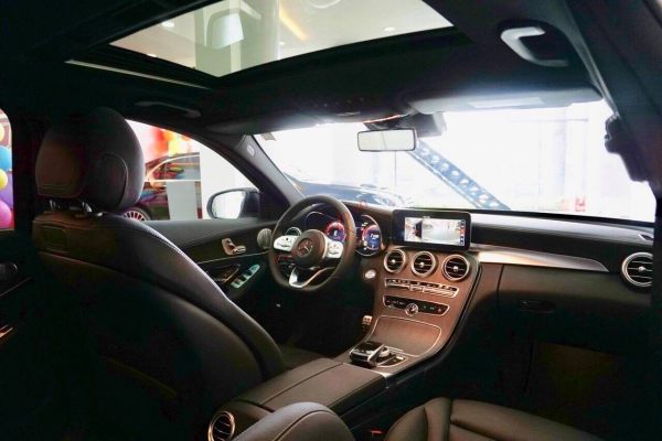 Cửa sổ trời xe Mercedes C Class 2022