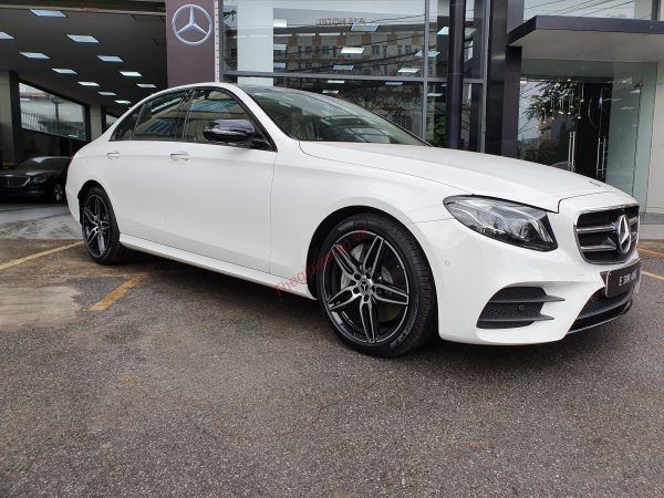 thân xe mercedes e300 amg