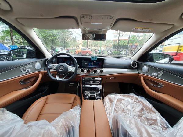 taplo mercedes e300 amg