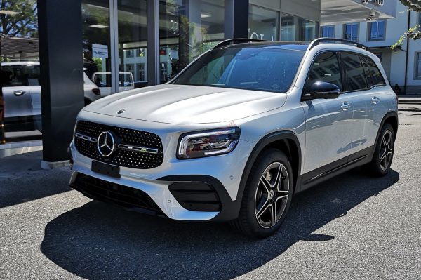 Đánh giá xe Mercedes-Benz GLB 200 AMG 2022