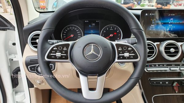 vô lăng Mercedes GLC200 4Matic 2021