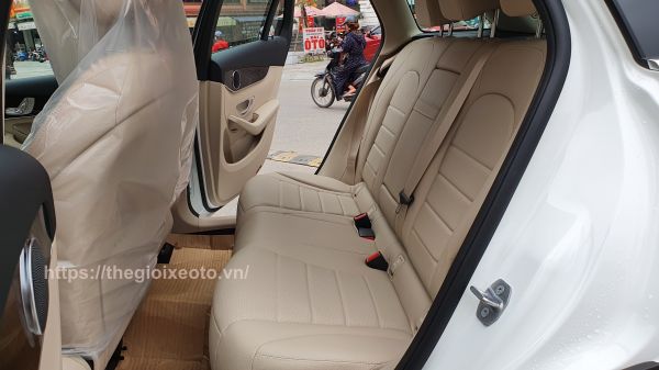 ghế sau Mercedes GLC200 4Matic 2021