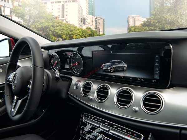 hệ thống giải trí mercedes E180