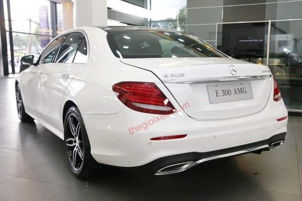 Hình ảnh Mercedes E 300 AMG 2019