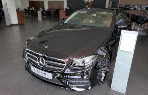 Hình ảnh Mercedes E 300 AMG 2019