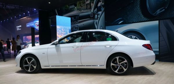 thân xe Mercedes E 200 Sport 