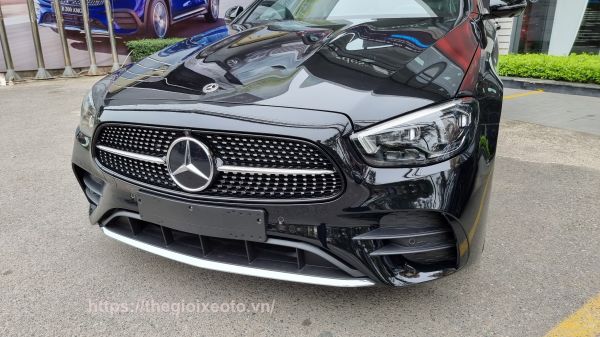 đèn pha Mercedes E300 AMG 2021