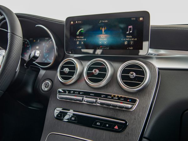 hệ thống giải trí Mercedes-Benz GLC 300 COUPE 2022