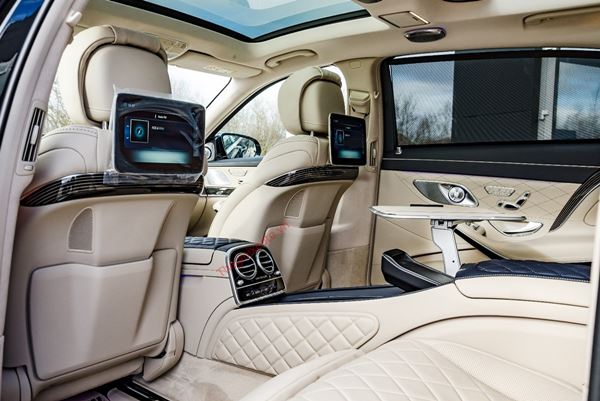Màn hình giải trí mercedes maybach 2022