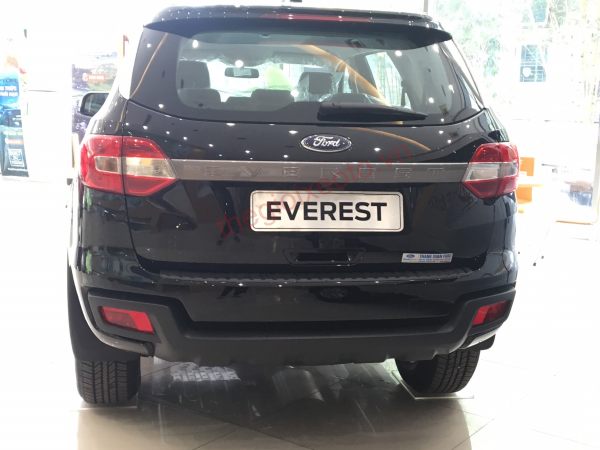 Đuôi xe Everest 2021
