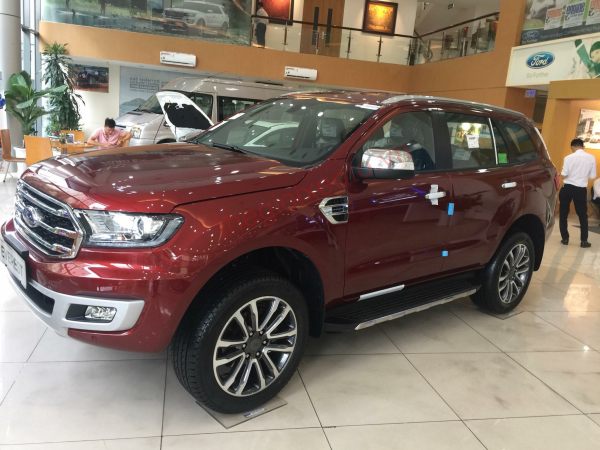 Ngoại thất Ford Everest 2021 màu đỏ