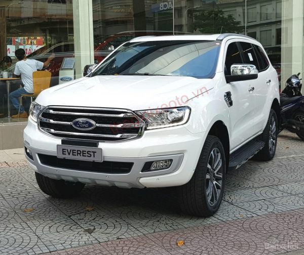 Ngoại thất Ford Everest 2021 màu trắng