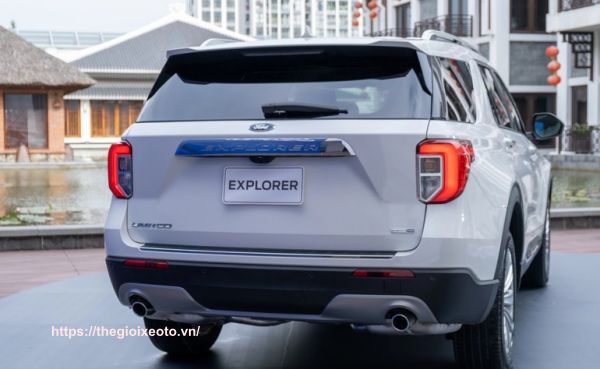 đuôi xe Ford Explorer 2022