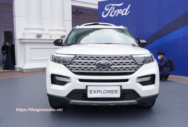 đầu xe Ford Explorer 2022