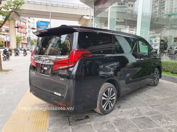 hông xe toyota alphard 2022