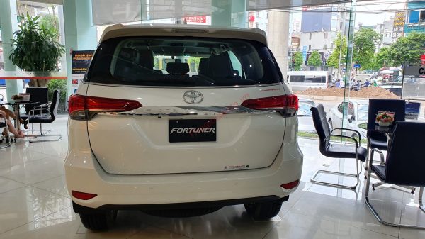 Đuôi xe Fortuner 2020