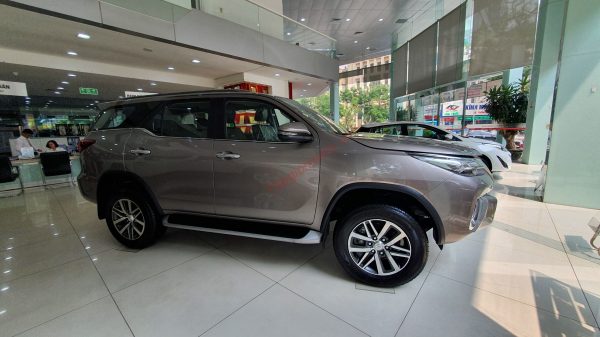 Thân xe Fortuner 2020