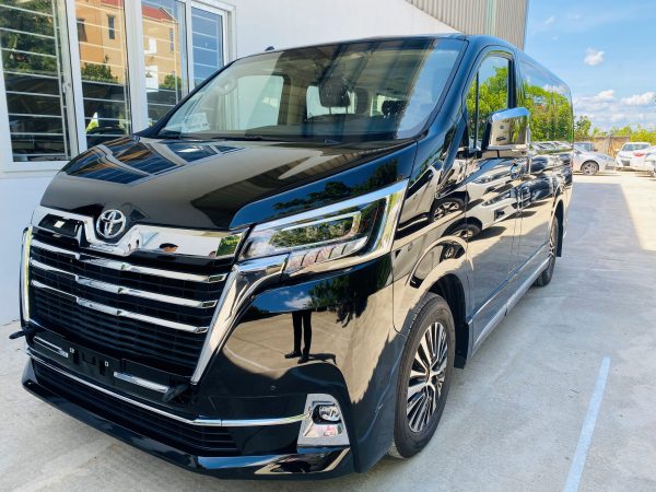 Hình ảnh Toyota Granvia 2021 màu đen