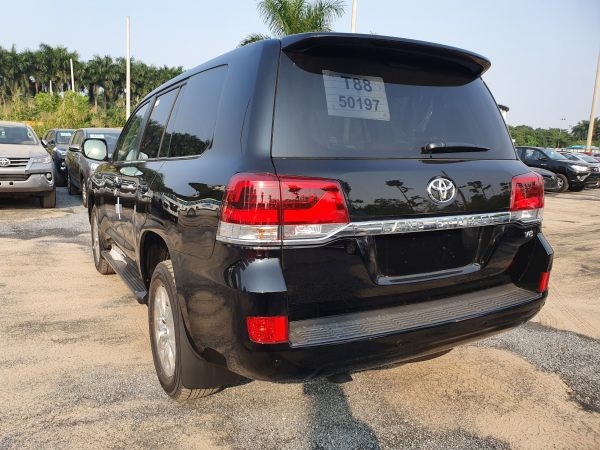 Hình ảnh Toyota Land Cruiser 2020 màu đen